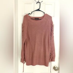💋 Lace Up Sleeve Sweater